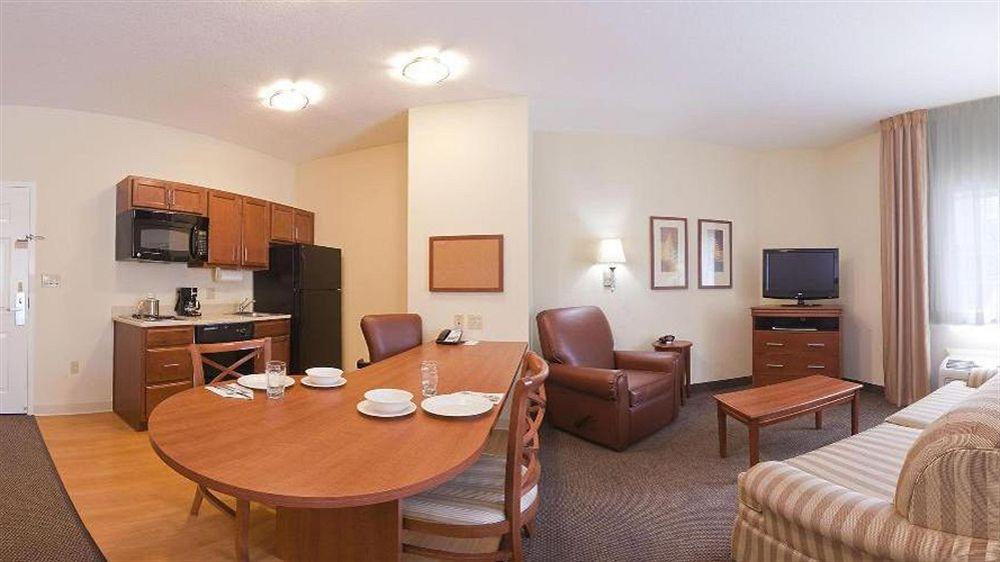 แคนเดิ้ลวูด สวีท ฟอร์ตไมเออร์ส/แซนนิเบลเกตเวย์ Hotel ฟอร์ตไมเยอร์ ภายนอก รูปภาพ